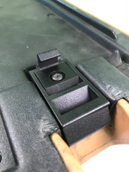 Jeep Cherokee Xj MJ Comanche 1984-1996 Center Console Latch With Retainer Black