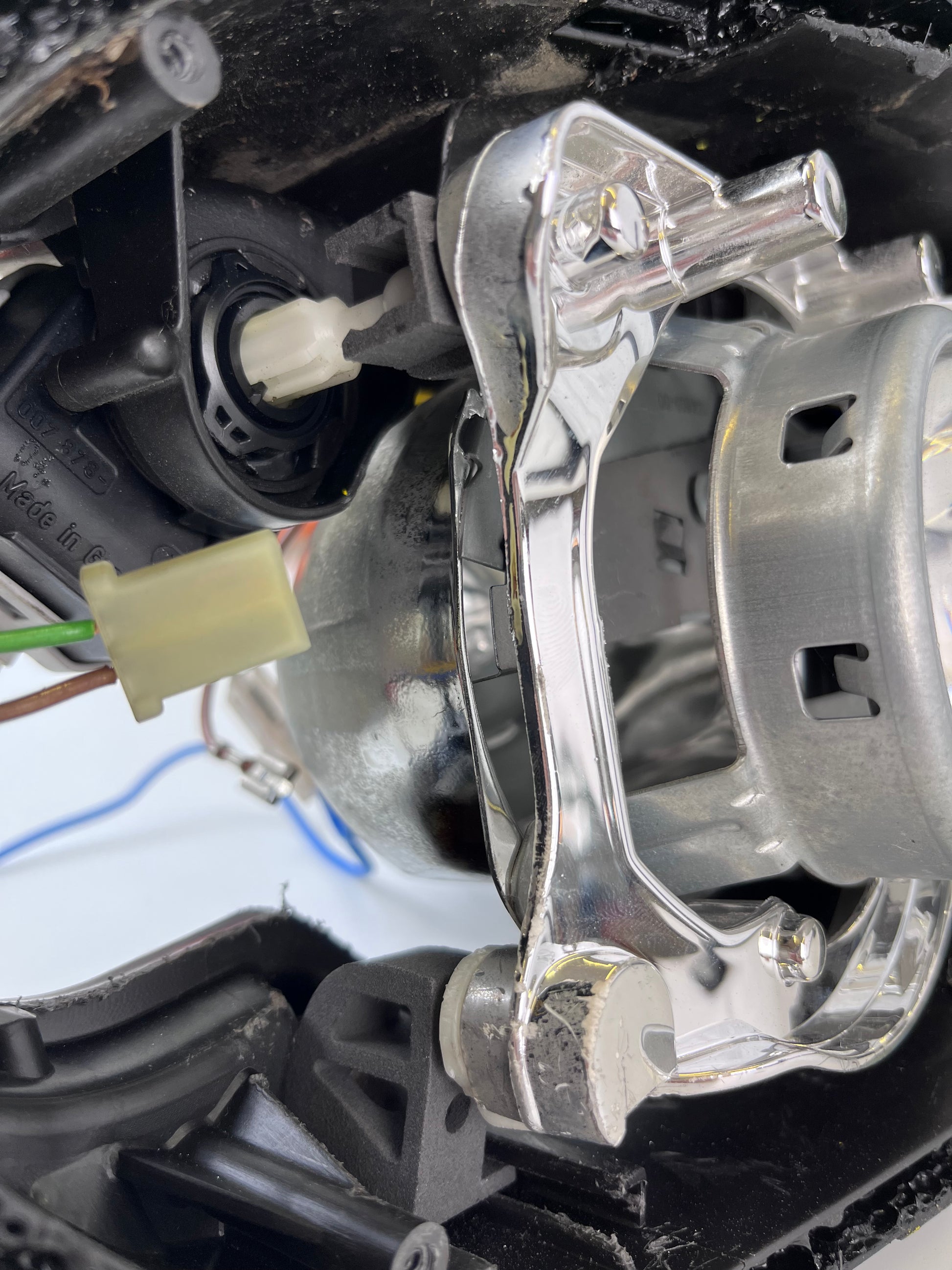 Jaguar_X-type_headlight_adjuster_assembly